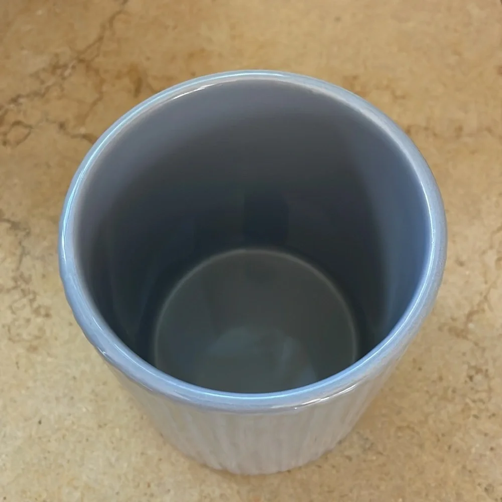 NWOT cute gray pot.